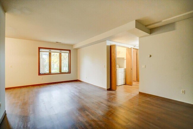 Building Photo - 58 Sunfish Ct