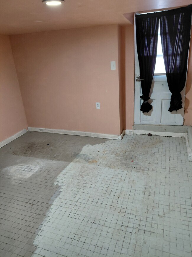 Foto del edificio - 1037 E Philadelphia St