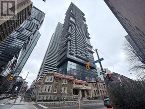 Building Photo - 634 Church St