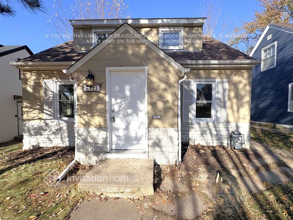 Foto principal - 1923 Arlington Ave E