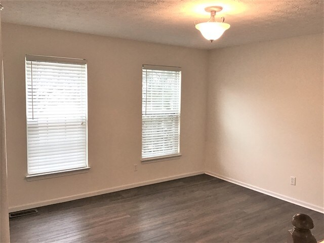 Foto del edificio - 5954 Courtney Pl