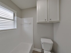 Building Photo - 16311 Green Shade Dr