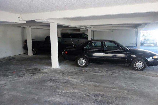 Parking Area - 3232 W Avenue 32
