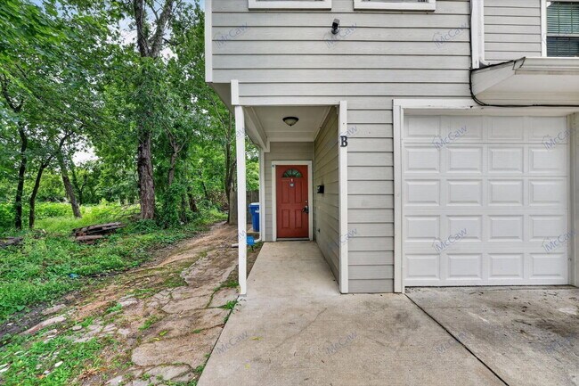 Photo - 912 Drexel Street Townhome