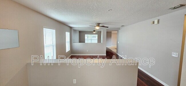 Building Photo - 13760 Phoenix Dr