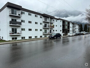 Building Photo - Nelson Lakeview Apartments