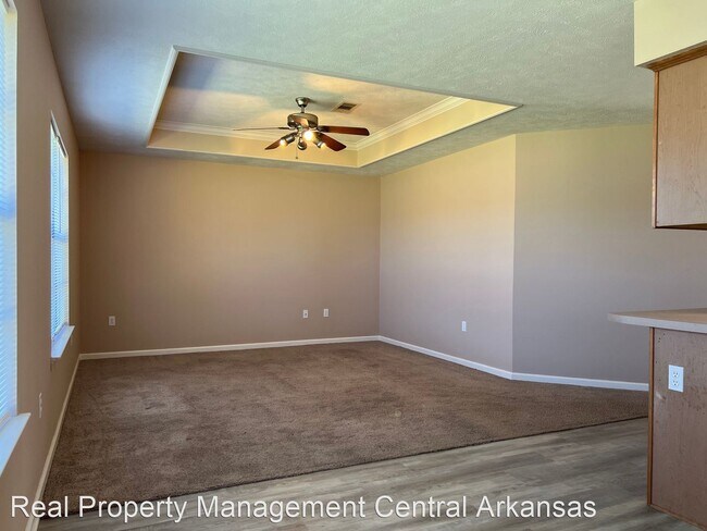 Building Photo - 3 br, 2 bath House - 1420 Ola St.