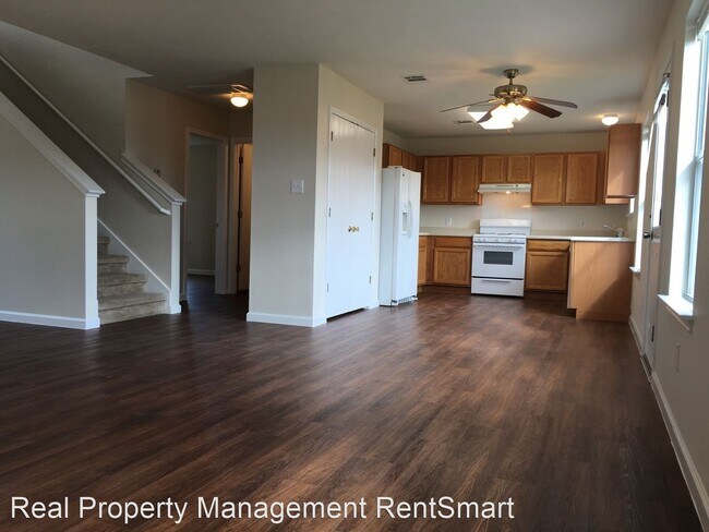 Building Photo - 4 br, 3 bath House - 251 Carriage Way