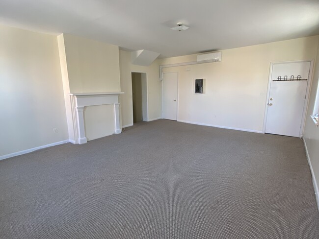 Living Room - 1137 Light St