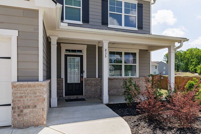 Foto del edificio - 835 Baker View Ln