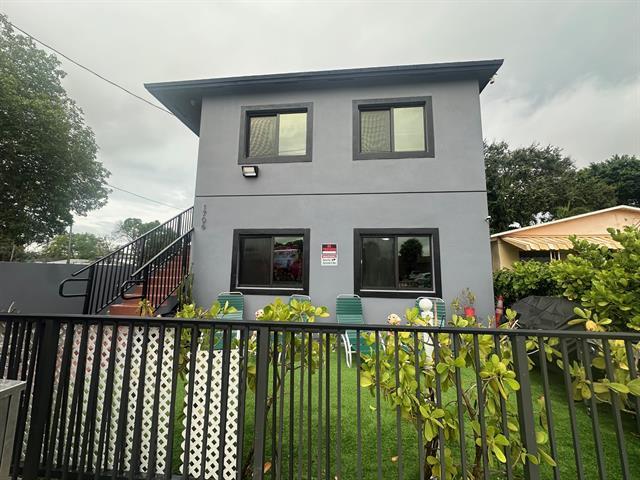 Foto del edificio - 1704 NW 69th Ter