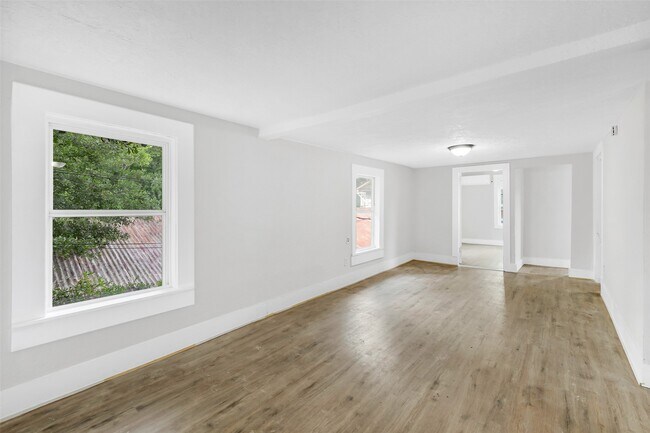 Foto del edificio - 3307 Broadway St