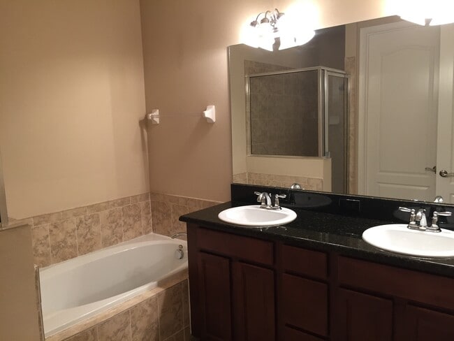 Foto del edificio - 3/2.5 Townhouse in Eagle Creek Golf Course Community of Lake Nona (Gated)