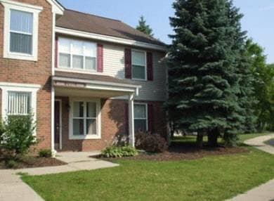 Primary Photo - 1629 Emerson Cir