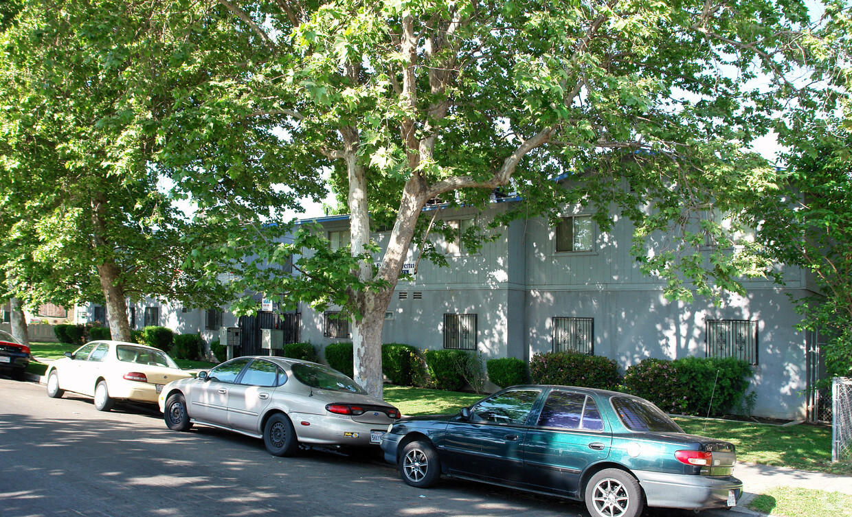 Building Photo - Fresno Glenn Apartments