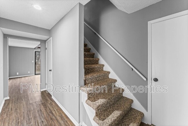 Building Photo - 16106 W 141st Terrace