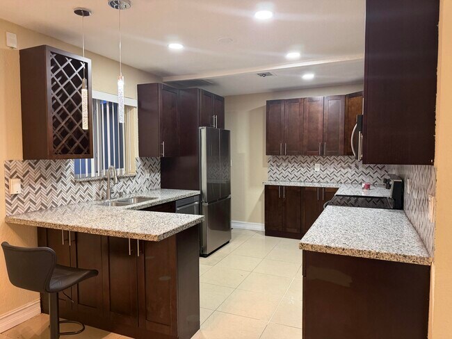 Foto del edificio - 4011 SW 28th St