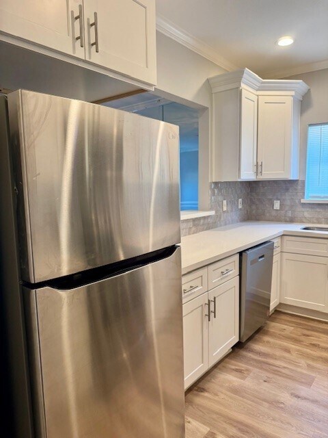 Building Photo - 8085 El Mundo St Building Photo - 8085 El Mundo St