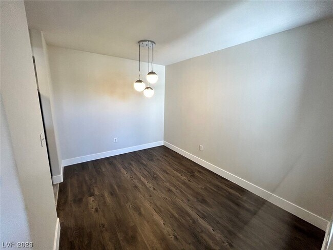 Foto del edificio - 7255 W Sunset Rd