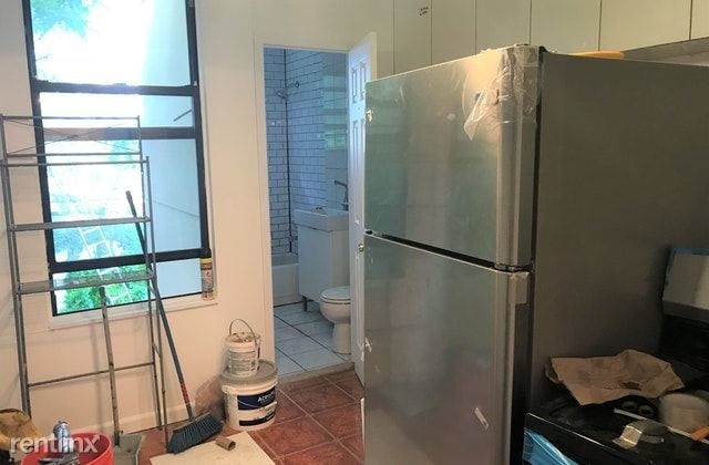 Foto del edificio - 2 br, 1 bath  - 6647 Forest Ave 2r