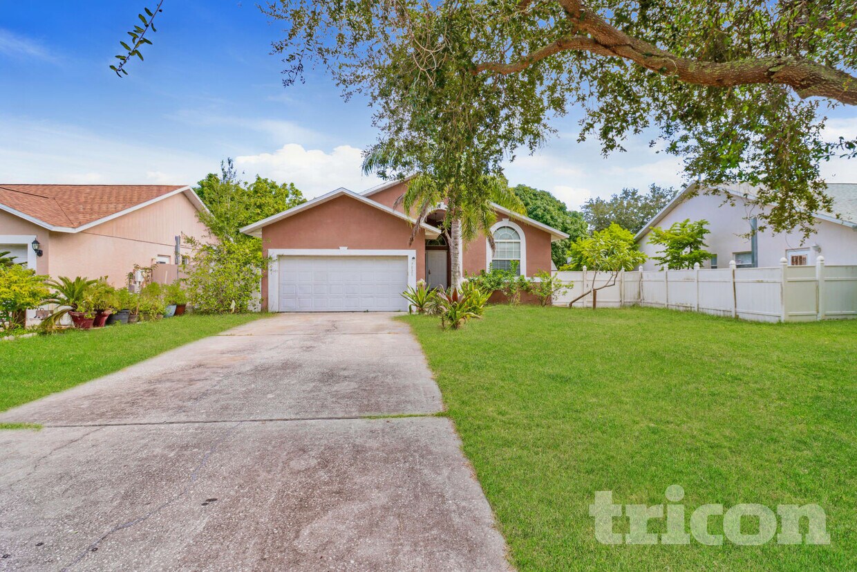 Foto principal - 7021 76th St N