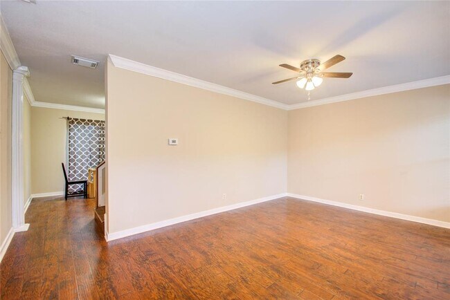 Foto del edificio - 4020 Blue Bonnet Blvd