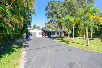 Building Photo - 11811 NW 5th Ct