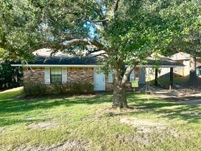 Building Photo - 102 Conifer Dr Building Photo - 102 Conifer Dr