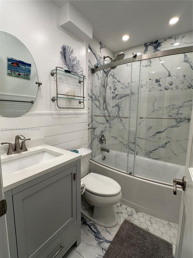 Foto del edificio - 13970 Beechwood Ct