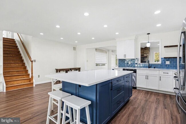 Foto del edificio - 906 Shelburne Rd