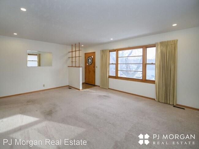 Foto del edificio - 3 br, 1.5 bath House - 4924 N 95th Circle
