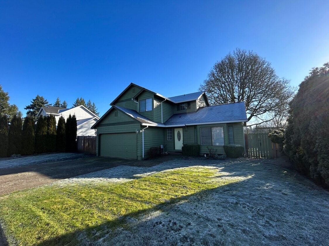 Primary Photo - Nice 3 bed/2 1/2 bath near Grandhaven Elem...