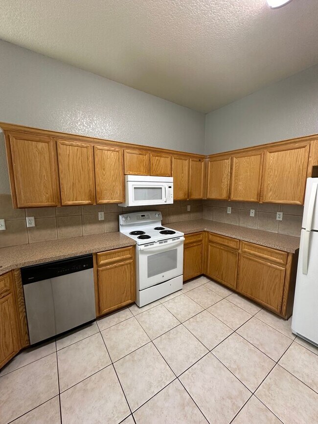 Building Photo - 1903 Elms Run Ct