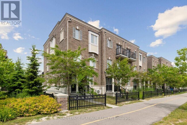 Building Photo - 98 Ferris Sq