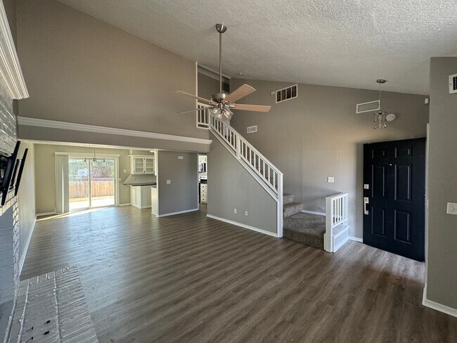 Foto del edificio - 4804 NE Columbia Ave