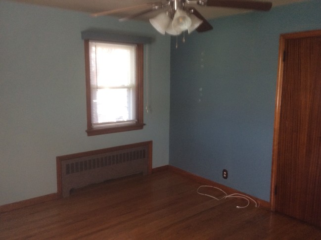 Bdrm - 65 Foster St