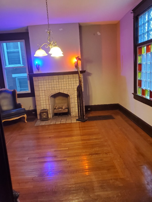 Photo - 907 Lexington Ave House