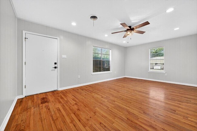 Foto del edificio - 707 Carver St