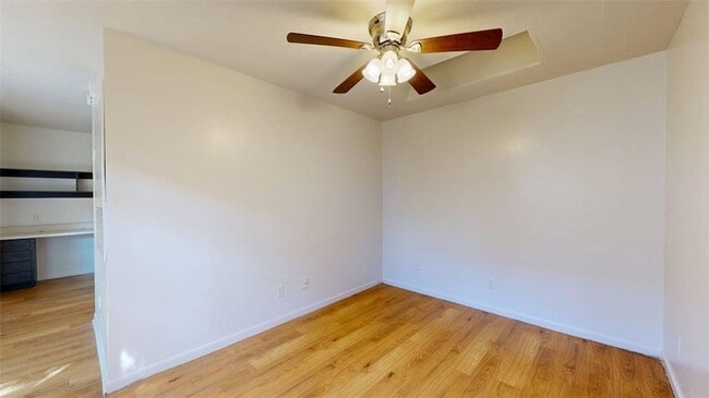 Building Photo - 725 Peppertree Dr
