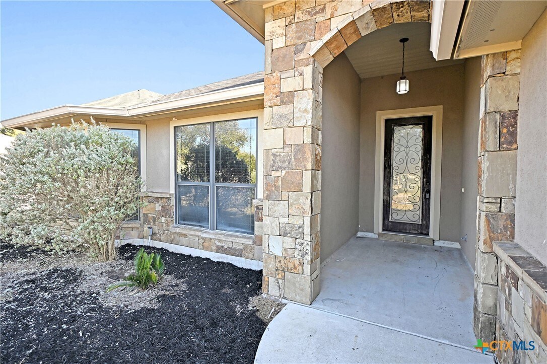 Foto principal - 2207 Hazelwood Dr