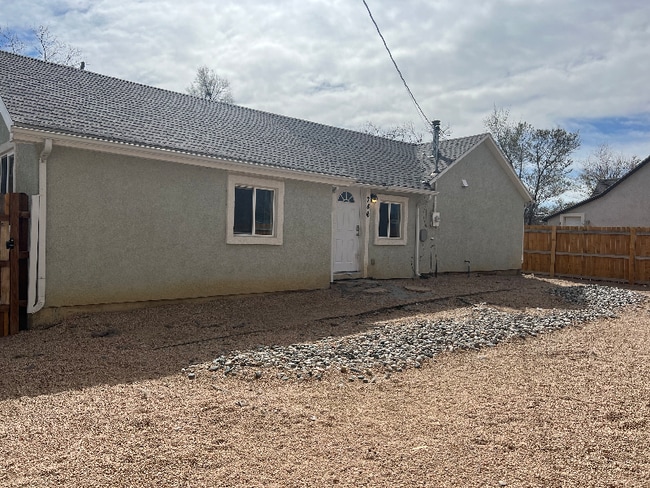 Building Photo - 746 E Costilla St