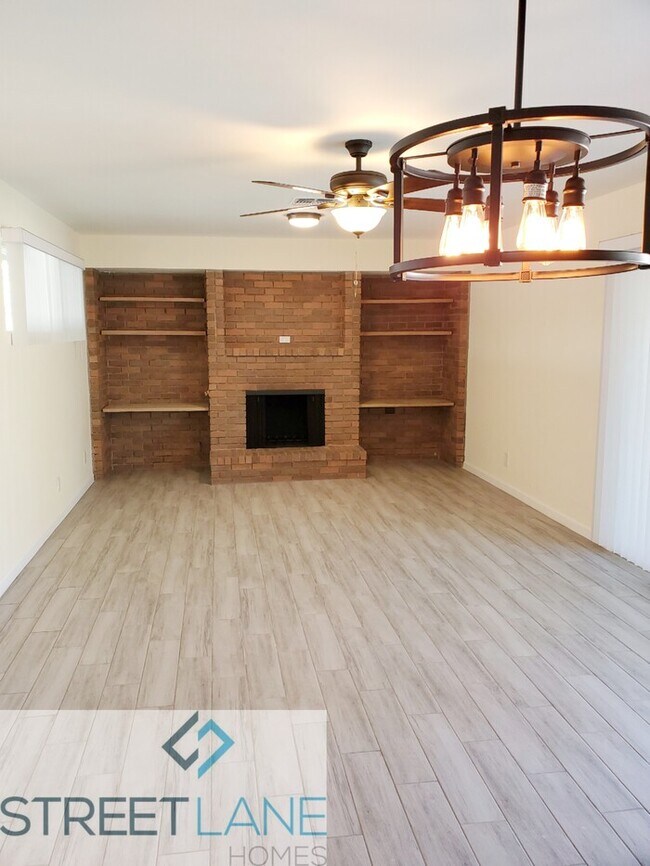 Building Photo - 3130 W Cactus Rd