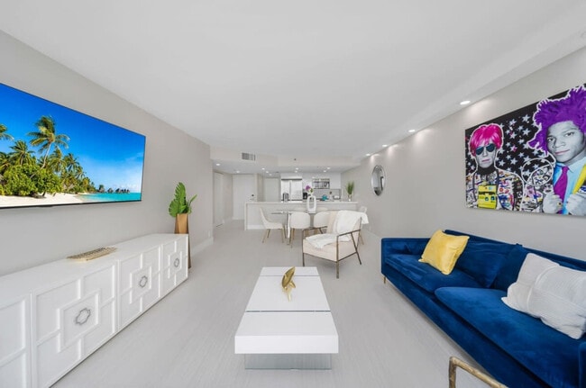 Foto del edificio - 1717 N Bayshore Dr