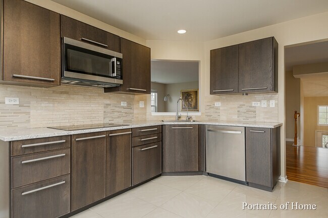 Building Photo - 587 Conservatory Ln