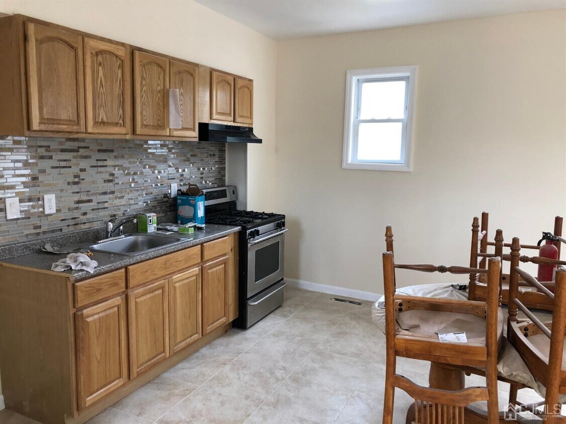 16 William St, South River, NJ 08882 Room for Rent in South River, NJ