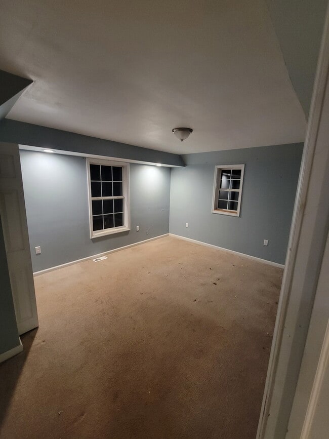 Building Photo - 609 Orchard Ave