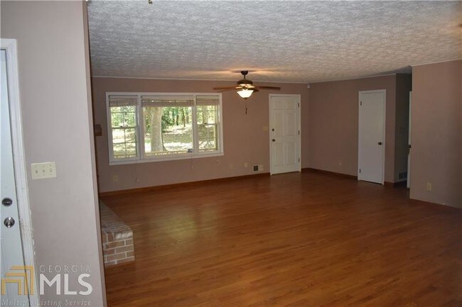 Foto del edificio - 8975 Tatum Rd