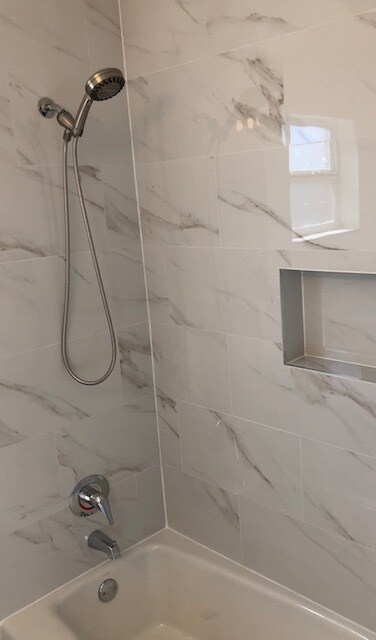 Foto del edificio - 449 Swallow Dr