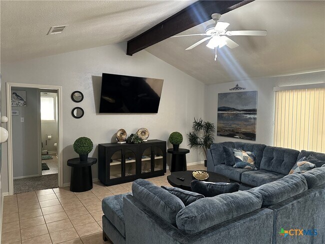 Foto del edificio - 3006 Persimmon Dr