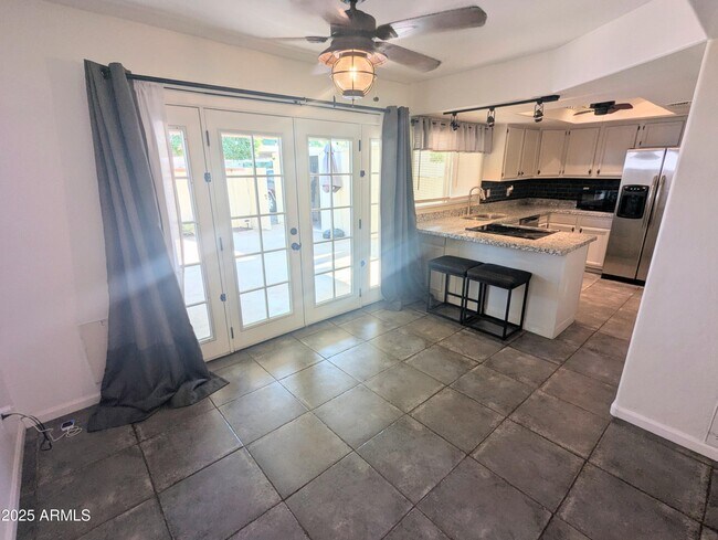 Foto del edificio - 5922 N 83rd St